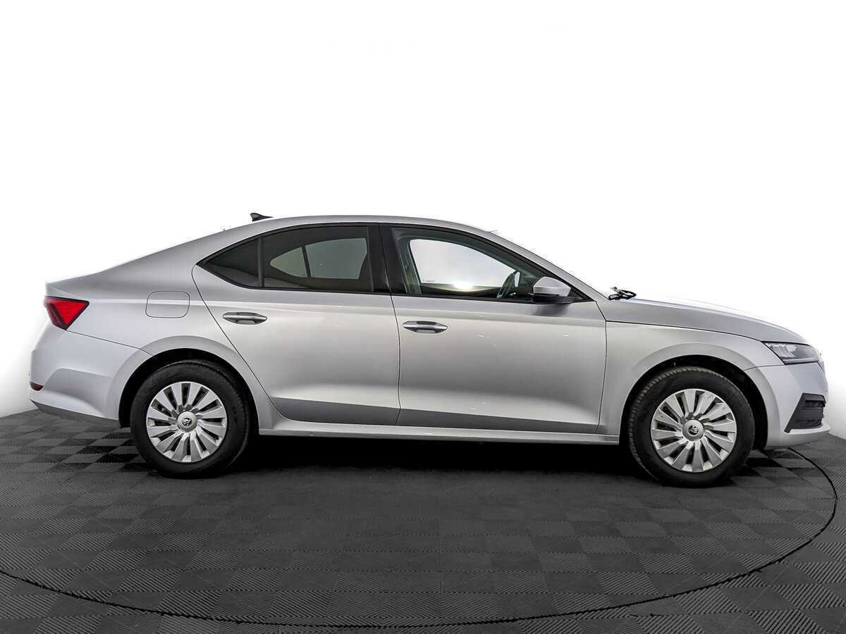 Б/У Шкода Октавия 2021 года. Фото: #3