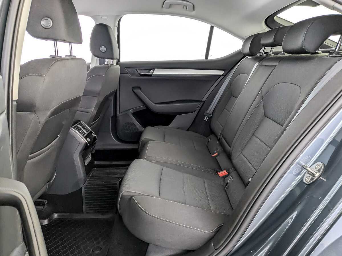 Б/У Шкода Суперб 2019 года. Фото: #11