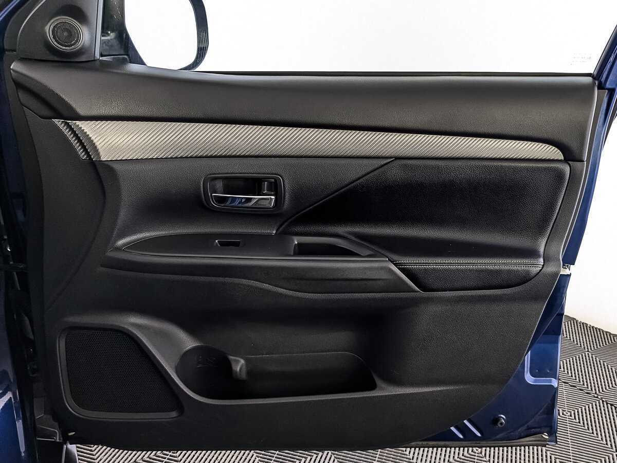 Б/У Митсубиши Оутлэндер 2014 года. Фото: #23