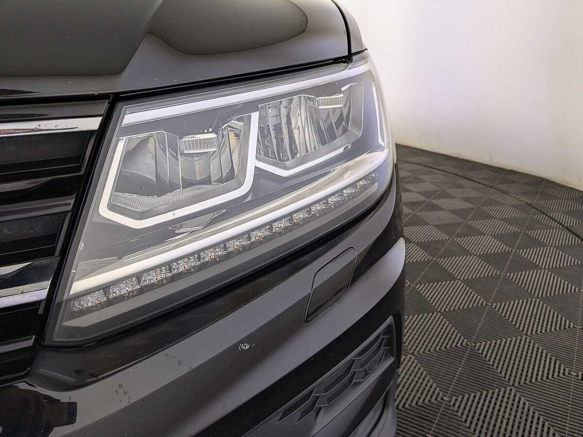 Б/У Фольксваген Тигуан 2018 года. Фото: #10