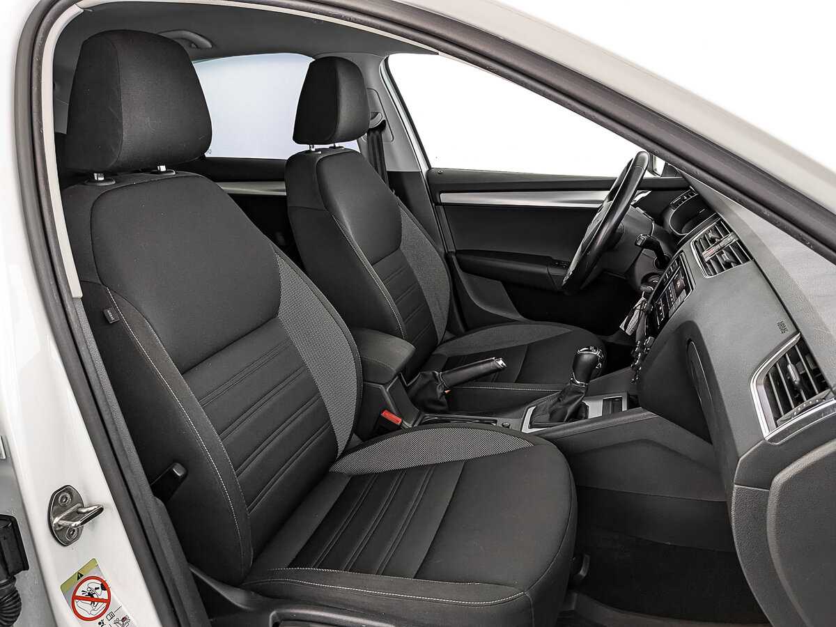 Б/У Шкода Октавия 2020 года. Фото: #20