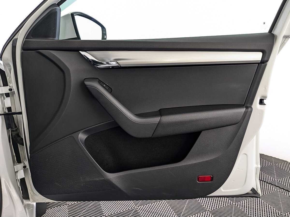 Б/У Шкода Октавия 2020 года. Фото: #21