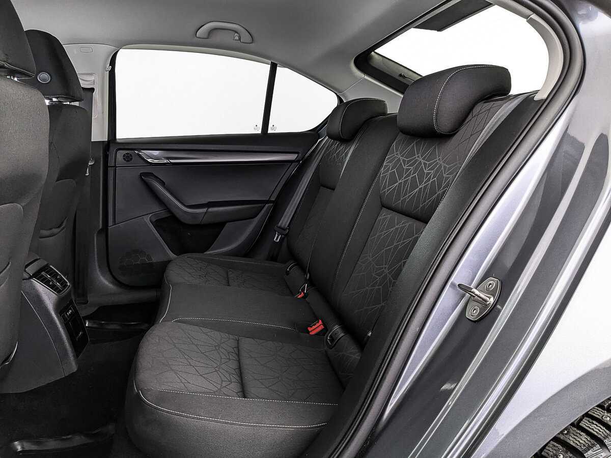 Б/У Шкода Октавия 2018 года. Фото: #17