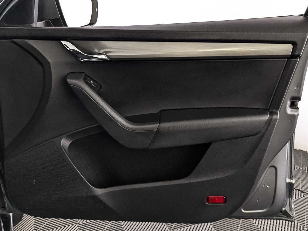 Б/У Шкода Октавия 2018 года. Фото: #24