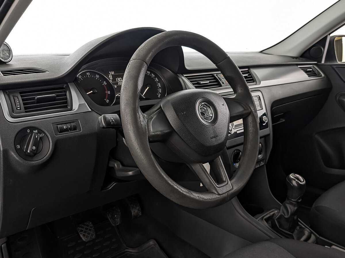 Б/У Шкода Рапид 2017 года. Фото: #13