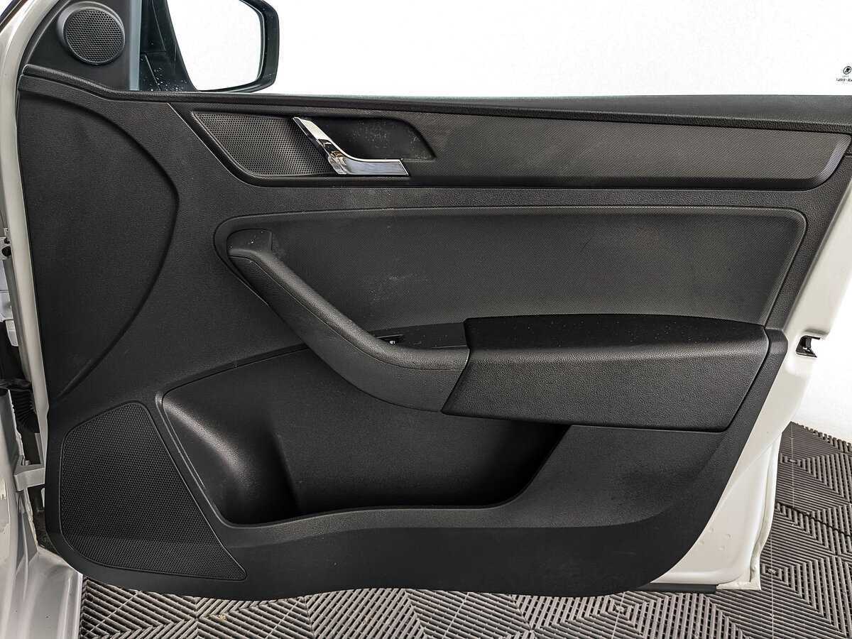 Б/У Шкода Рапид 2017 года. Фото: #22