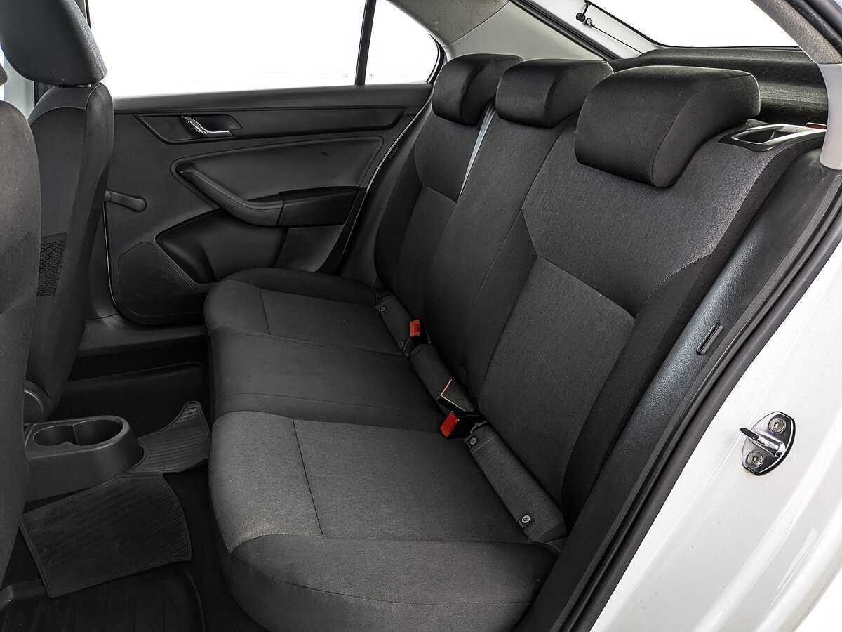 Б/У Шкода Рапид 2017 года. Фото: #17