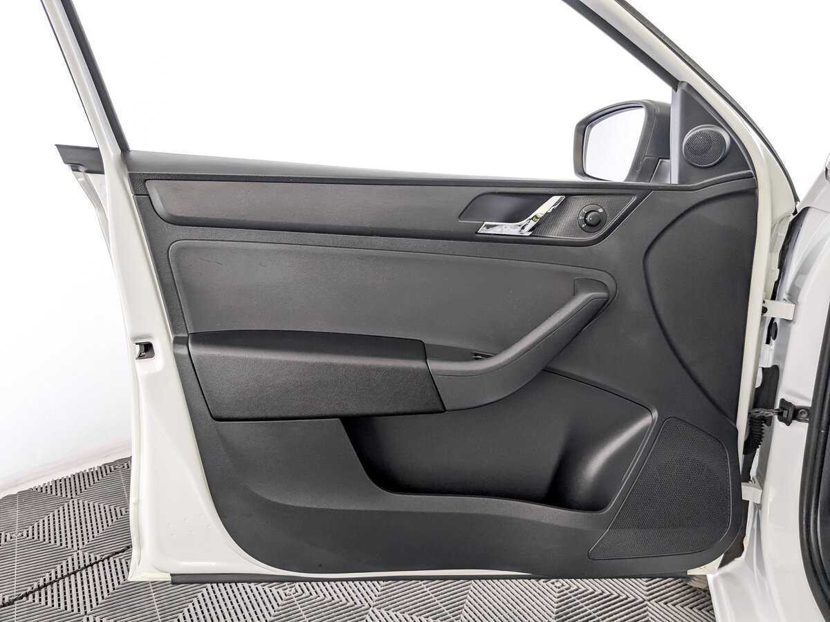 Б/У Шкода Рапид 2017 года. Фото: #18