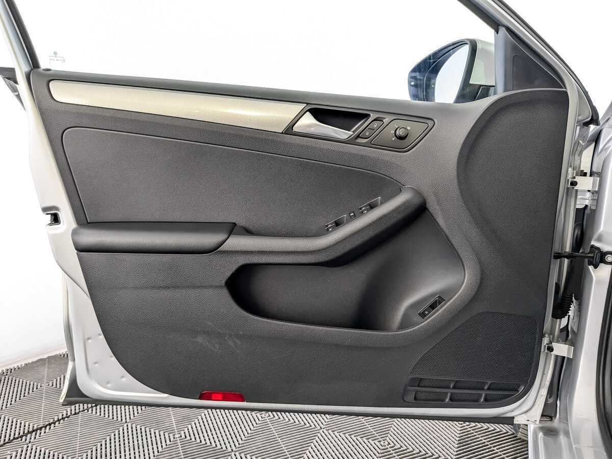 Б/У Фольксваген Джетта 2016 года. Фото: #18