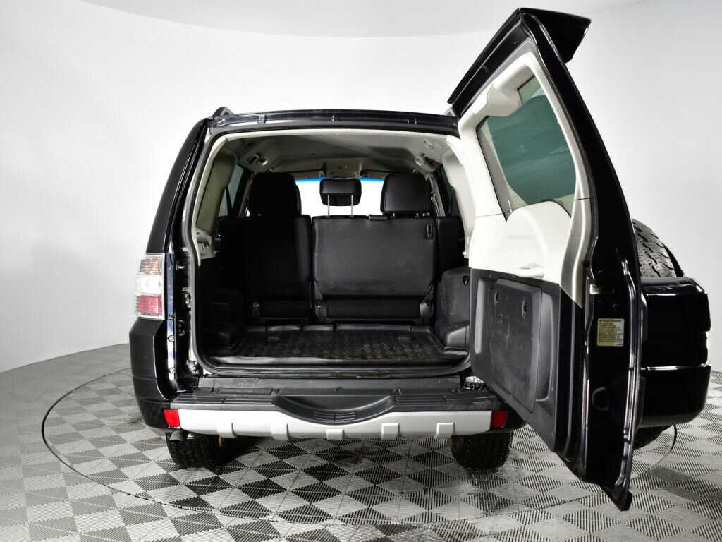 Б/У Митсубиши Паджеро 2014 года. Фото: #16