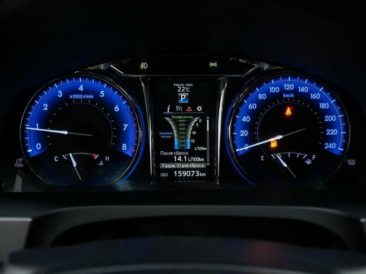 Б/У Тойота Камри 2017 года. Фото: #14