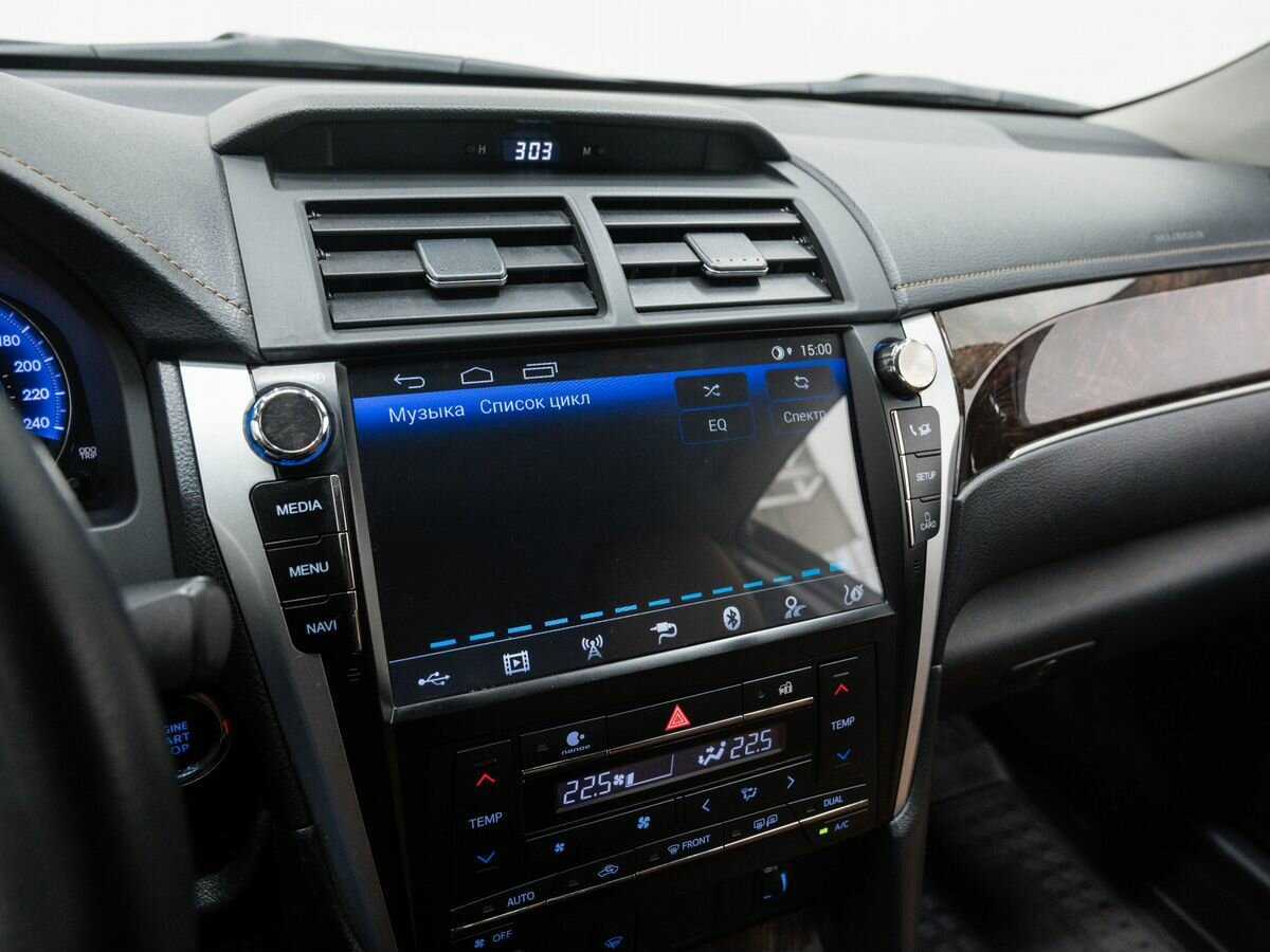 Б/У Тойота Камри 2017 года. Фото: #15