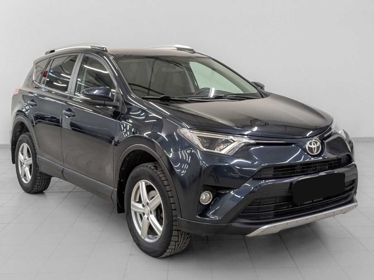 Toyota RAV4 2017 года с пробегом. Фото: #2