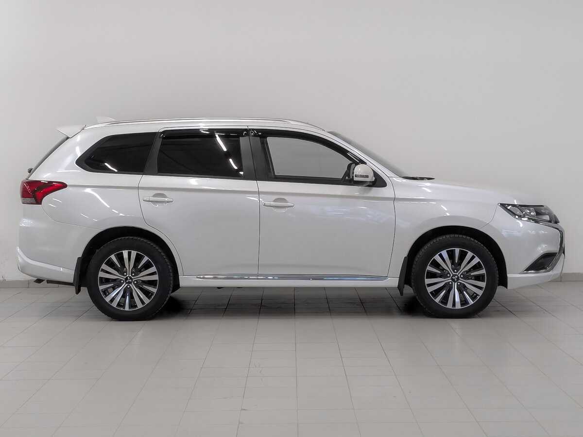 Mitsubishi Outlander 2022 года с пробегом. Фото: #3