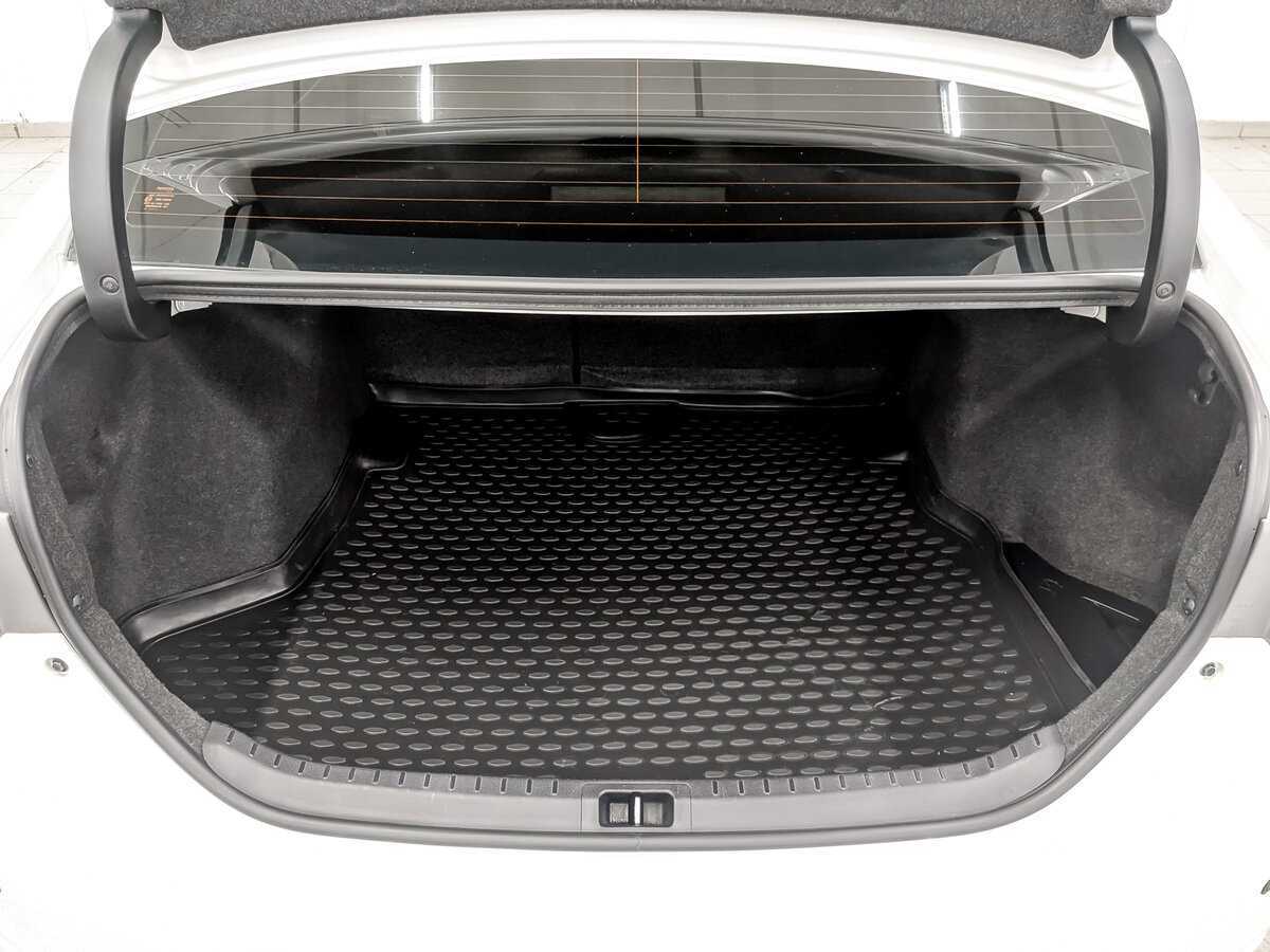 Б/У Тойота Королла 2014 года. Фото: #9