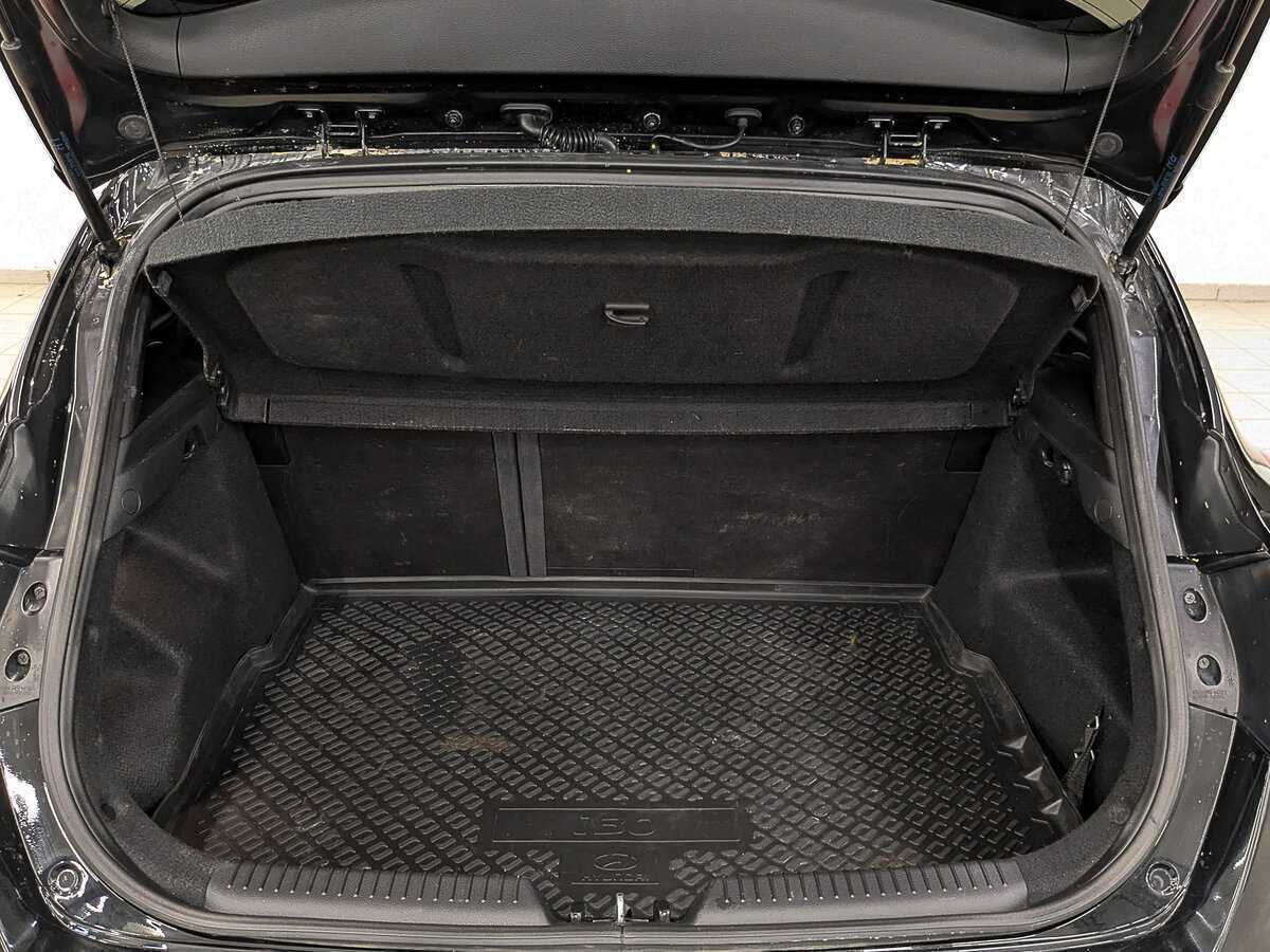 Б/У Хендай ай30 2015 года. Фото: #9