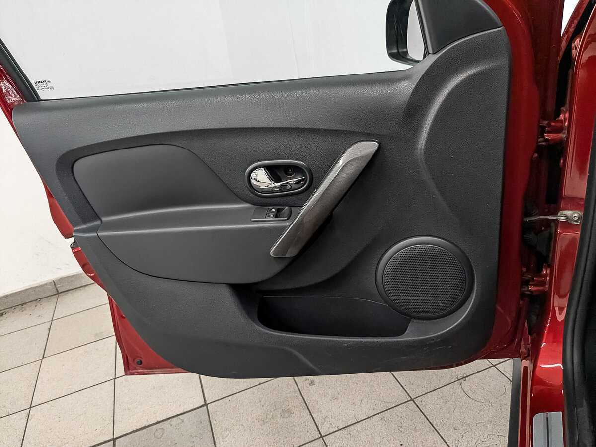 Б/У Рено Сандеро 2019 года. Фото: #16