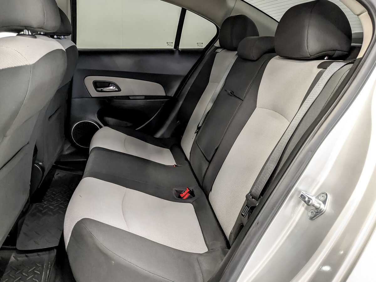 Б/У Шевроле Круз 2013 года. Фото: #11