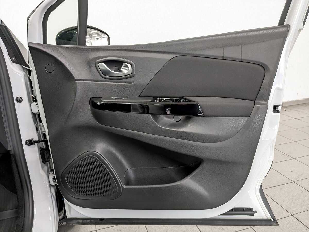 Б/У Рено Каптюр 2021 года. Фото: #21