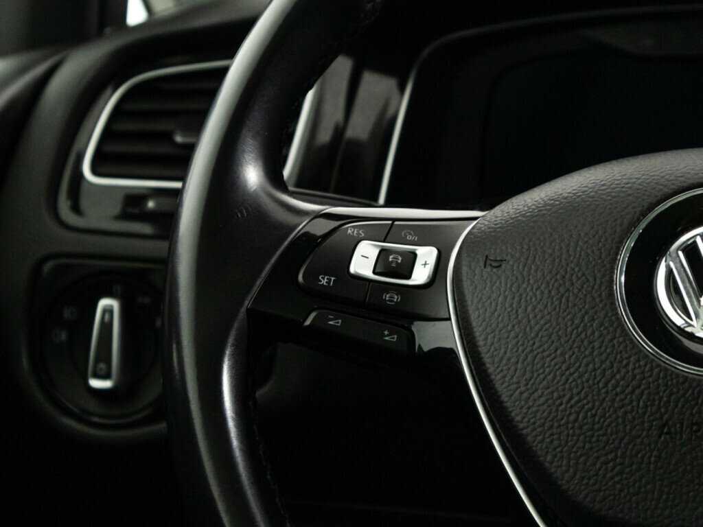 Б/У Фольксваген Гольф 2018 года. Фото: #17