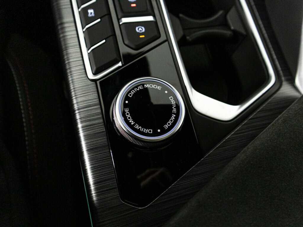 Geely Tugella 2024 года с пробегом. Фото: #19