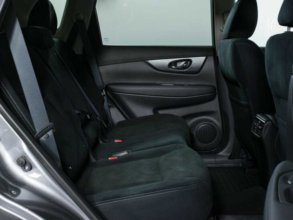 Б/У Ниссан Икс-Трейл 2017 года. Фото: #10