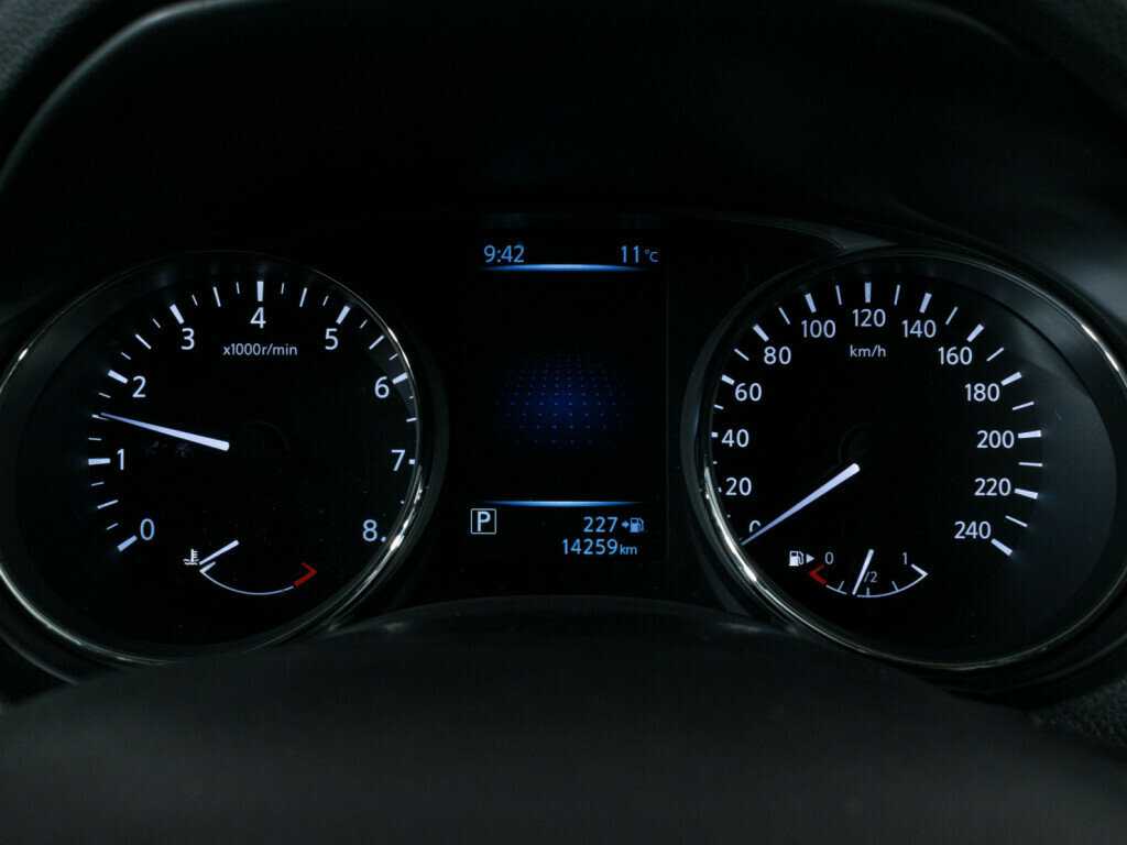 Б/У Ниссан Икс-Трейл 2017 года. Фото: #11