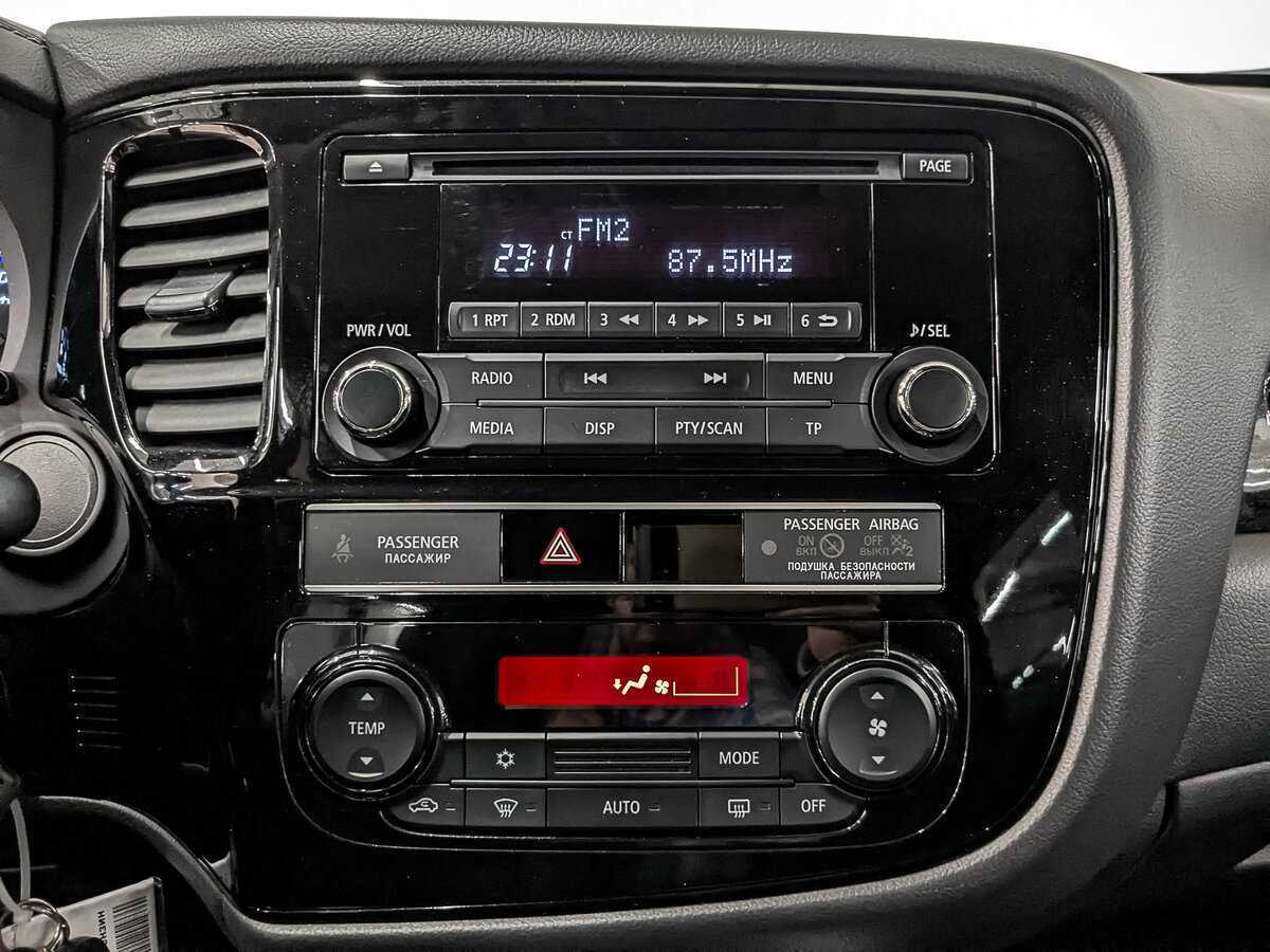 Б/У Митсубиши Оутлэндер 2019 года. Фото: #14