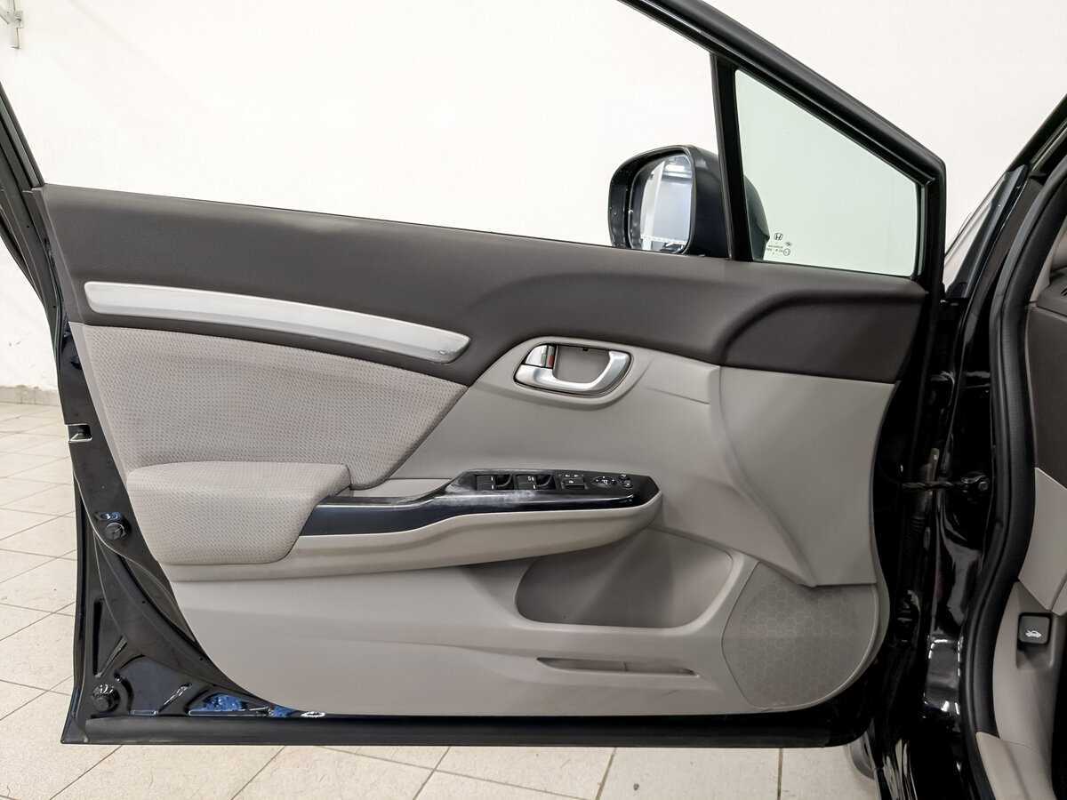 Б/У Хонда Цивик 2012 года. Фото: #16