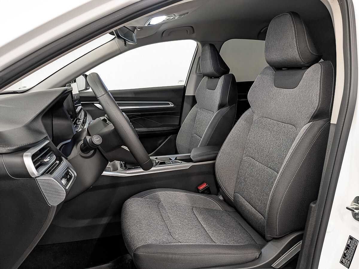 Б/У Джили Эмгранд 2024 года. Фото: #17