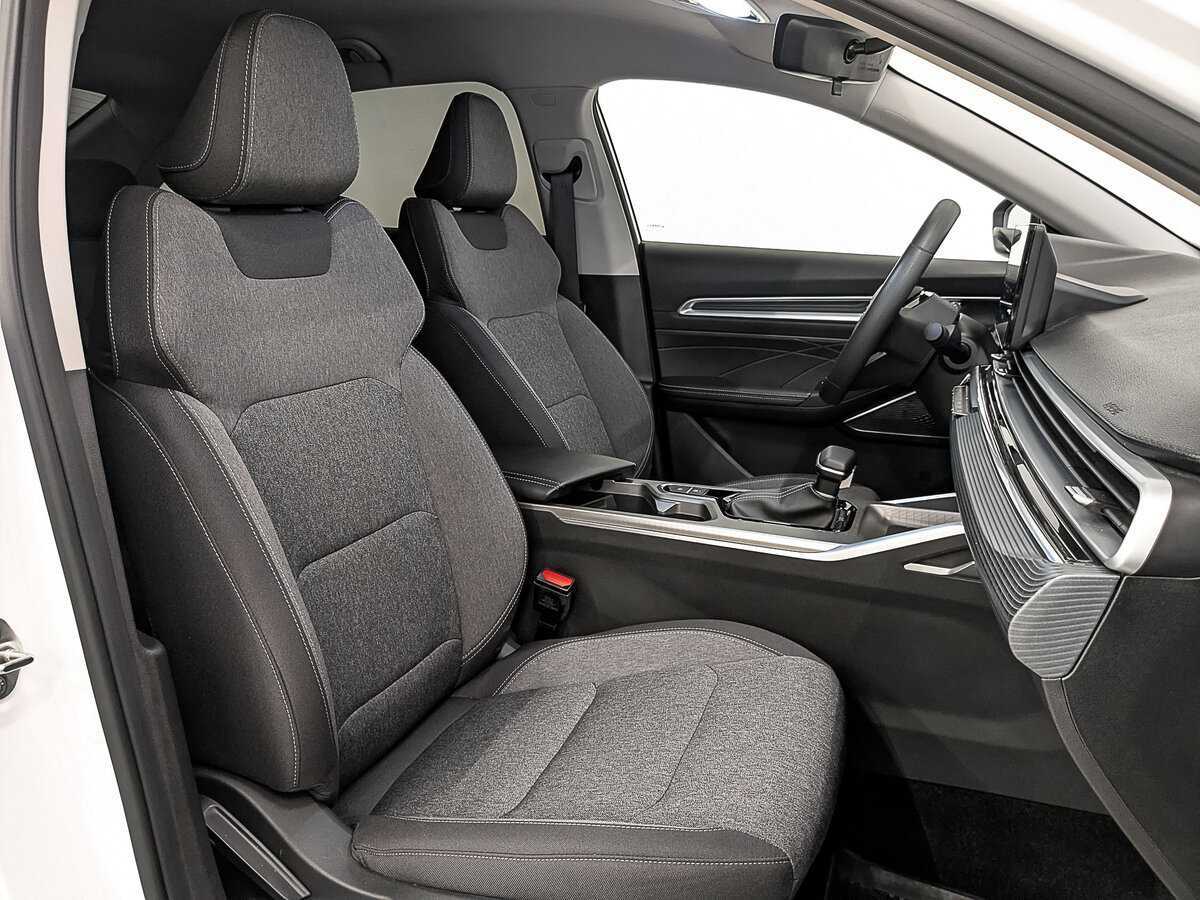 Б/У Джили Эмгранд 2024 года. Фото: #21