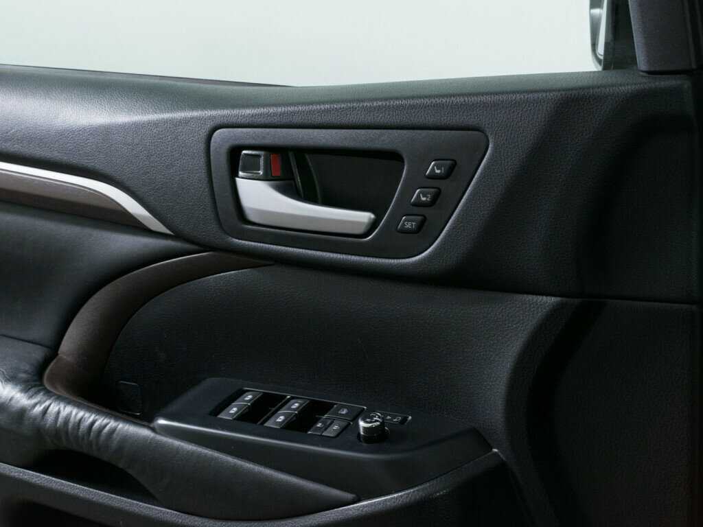 Toyota Highlander 2014 года с пробегом. Фото: #16