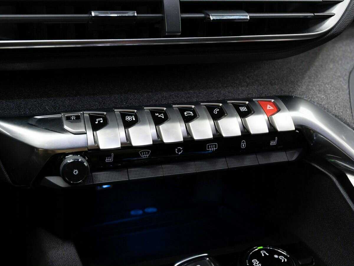 Б/У Пежо 5008 2018 года. Фото: #23