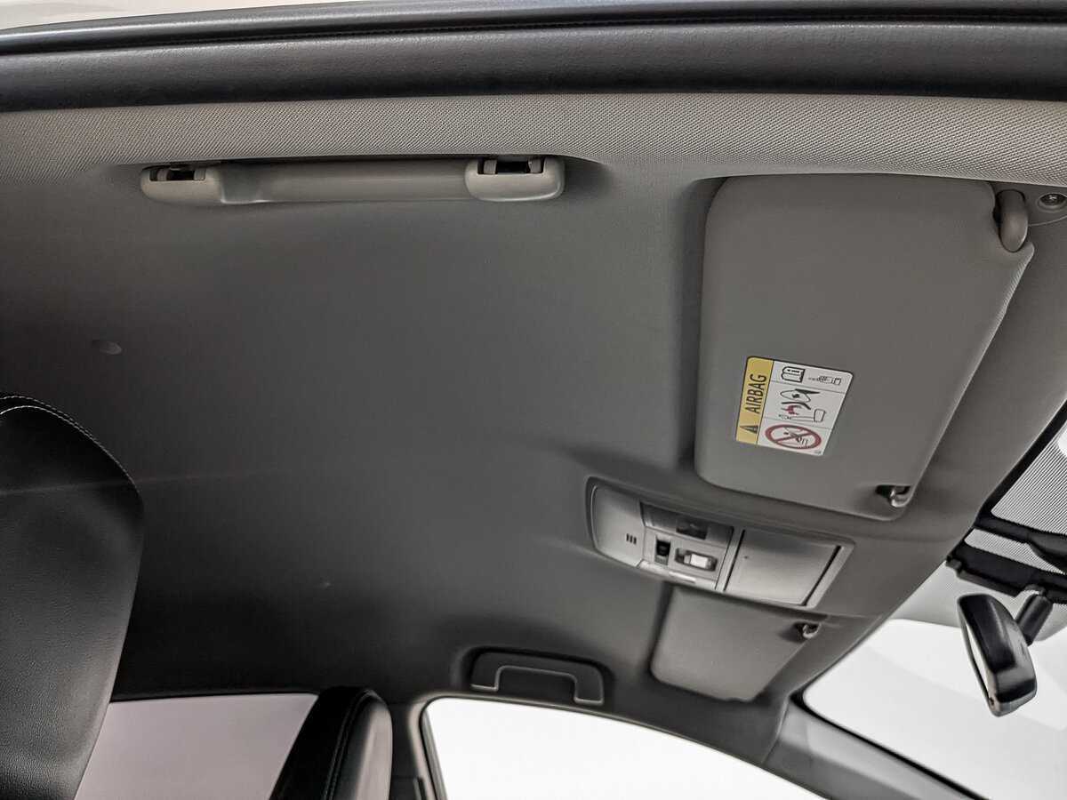 Б/У Тойота Рав4 2017 года. Фото: #20