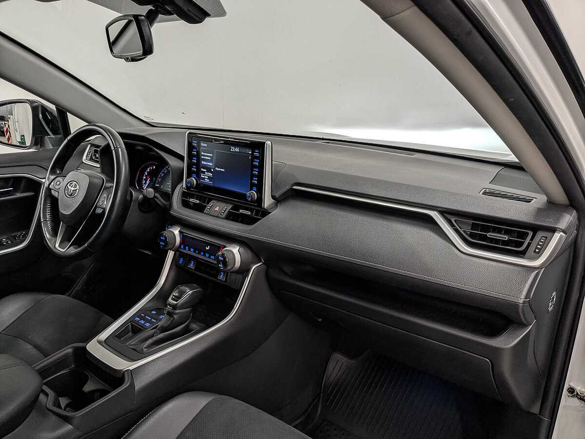 Toyota RAV4 2021 года с пробегом. Фото: #10