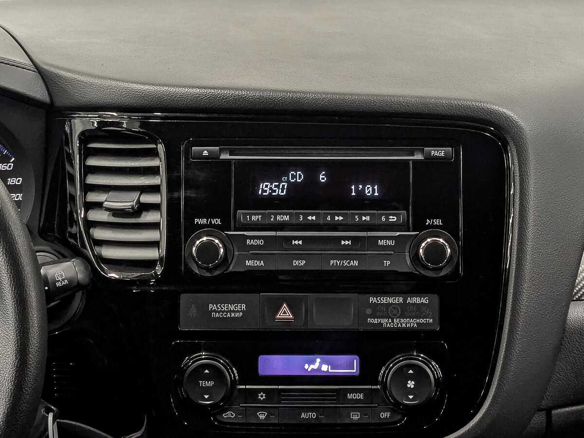 Б/У Митсубиши Оутлэндер 2018 года. Фото: #15