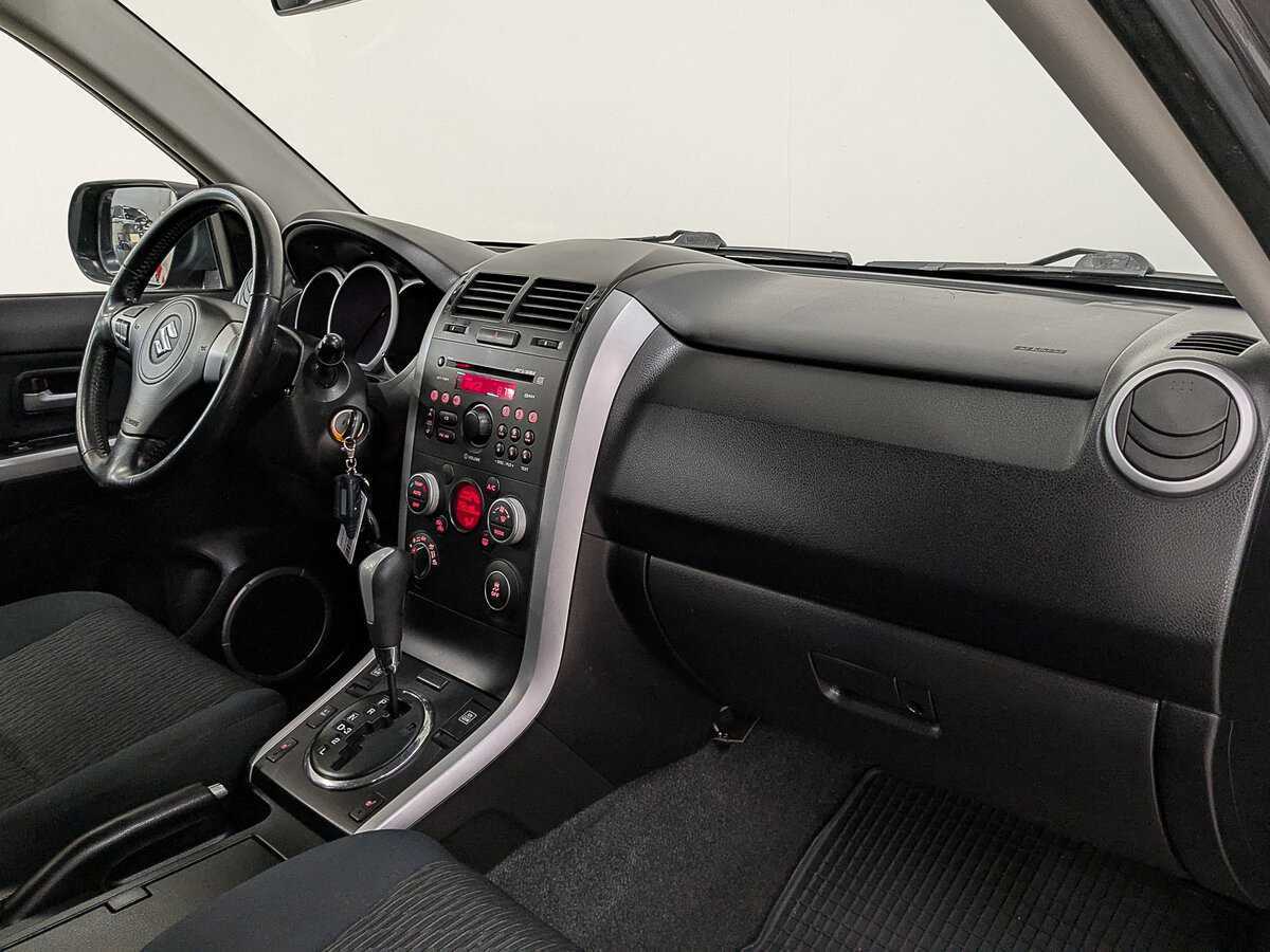 Б/У Сузуки Гранд Витара 2013 года. Фото: #12