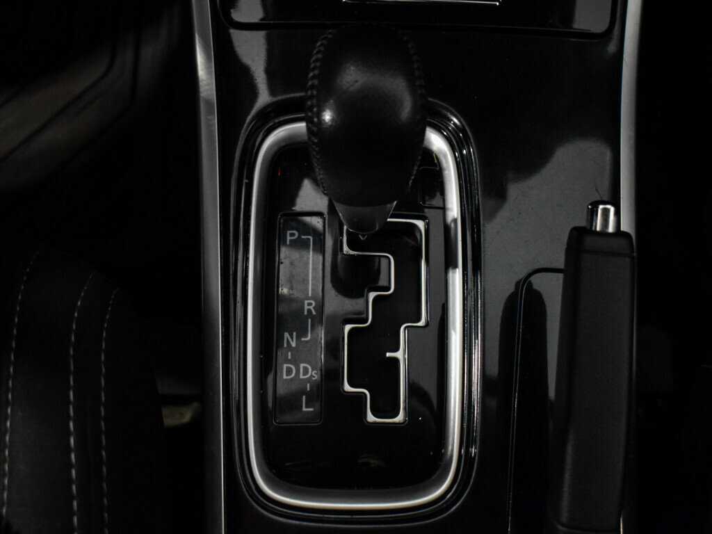 Б/У Митсубиши Оутлэндер 2017 года. Фото: #10