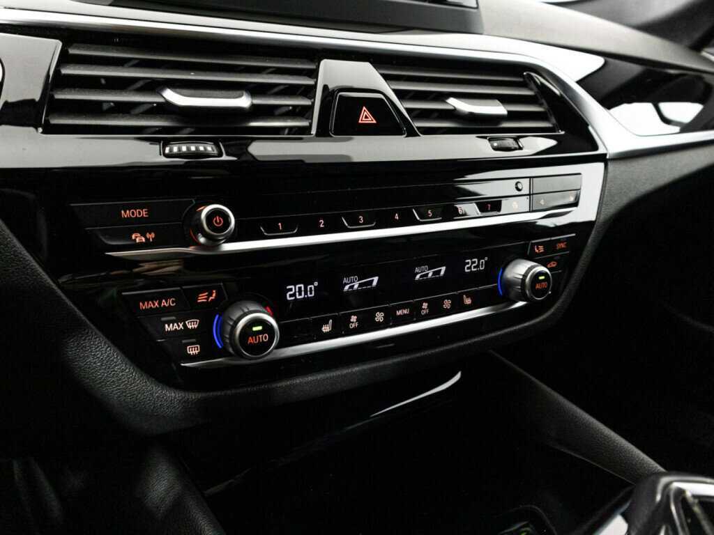 BMW 5 серии 2019 года с пробегом. Фото: #18