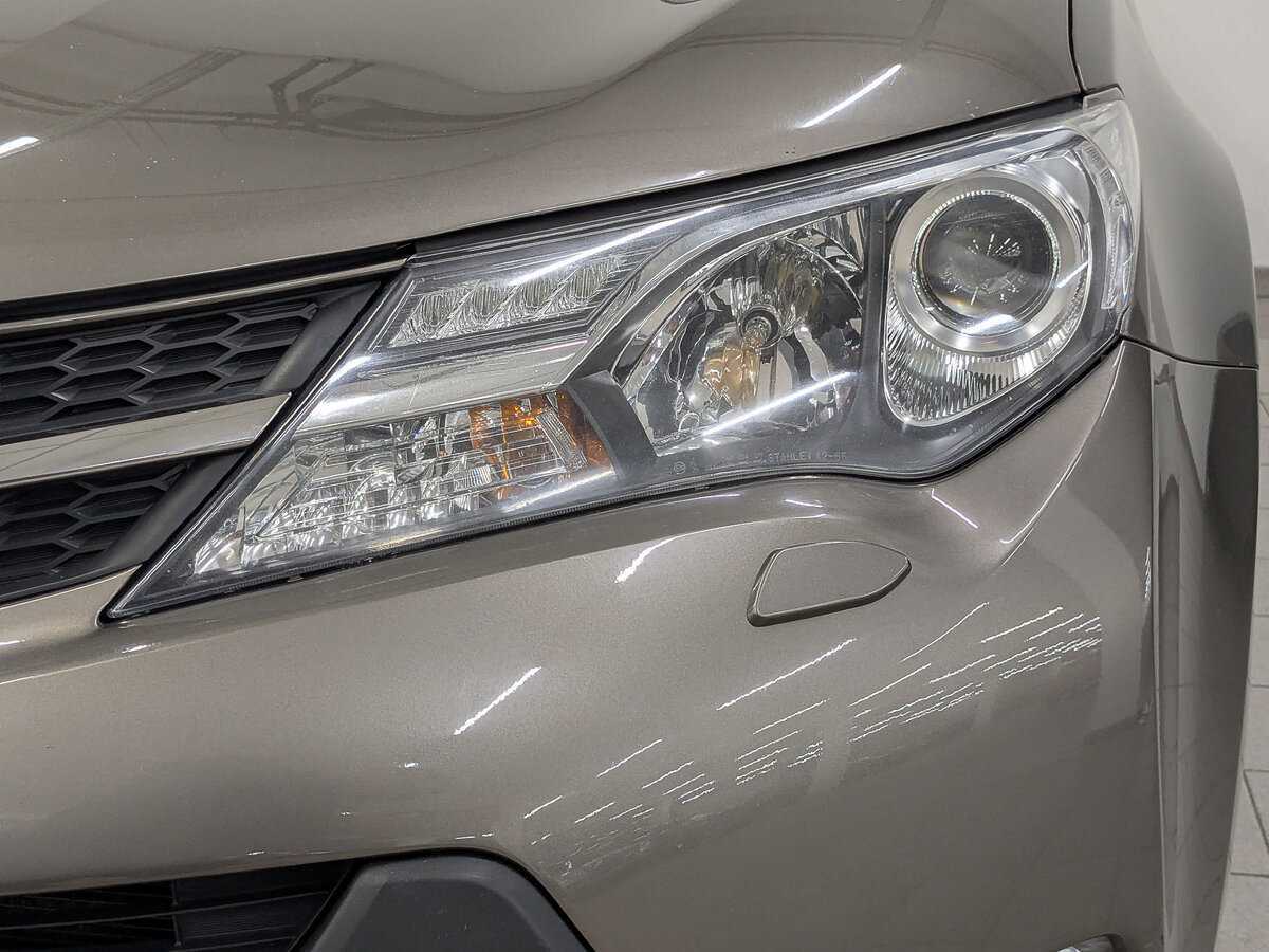 Б/У Тойота Рав4 2014 года. Фото: #10