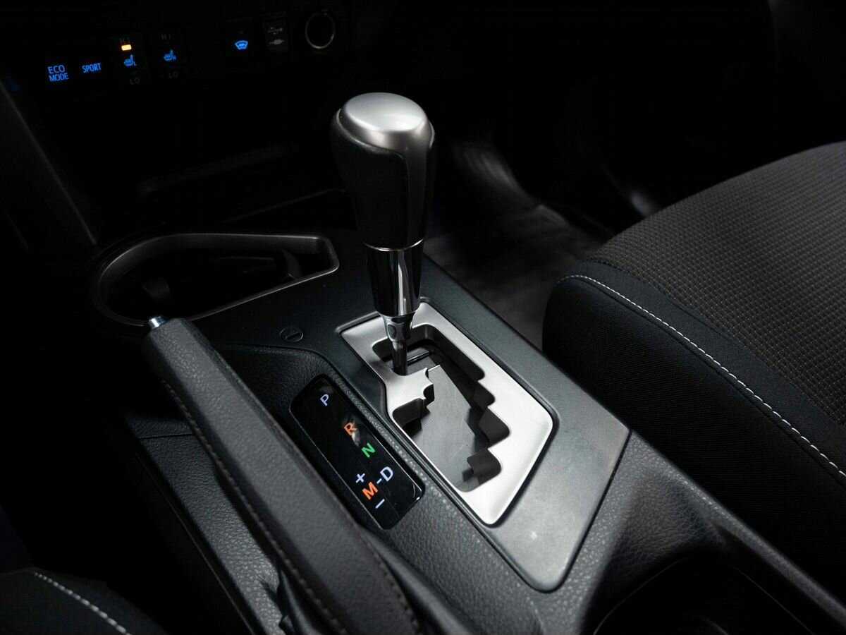 Б/У Тойота Рав4 2017 года. Фото: #19