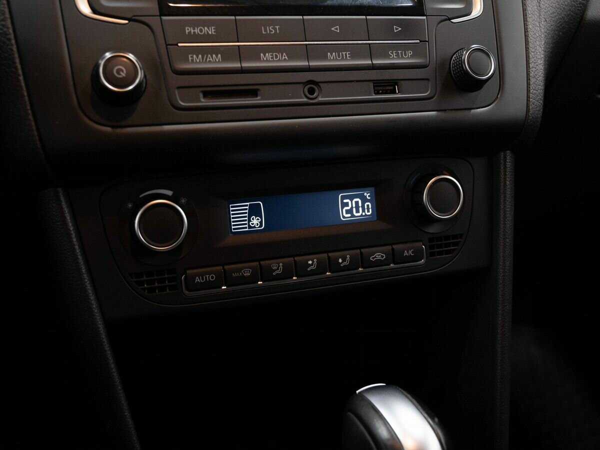 Б/У Фольксваген Поло 2016 года. Фото: #19