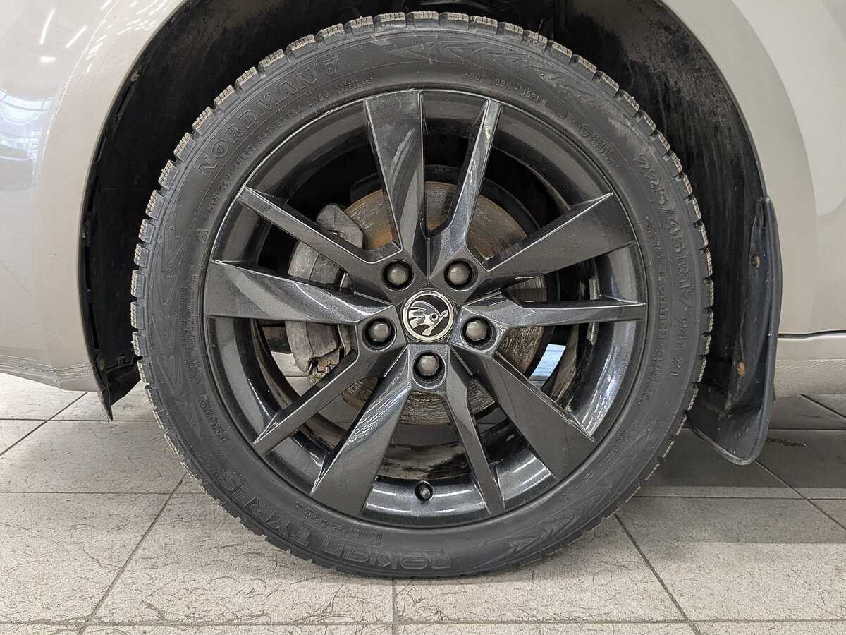 Б/У Шкода Октавия 2019 года. Фото: #11