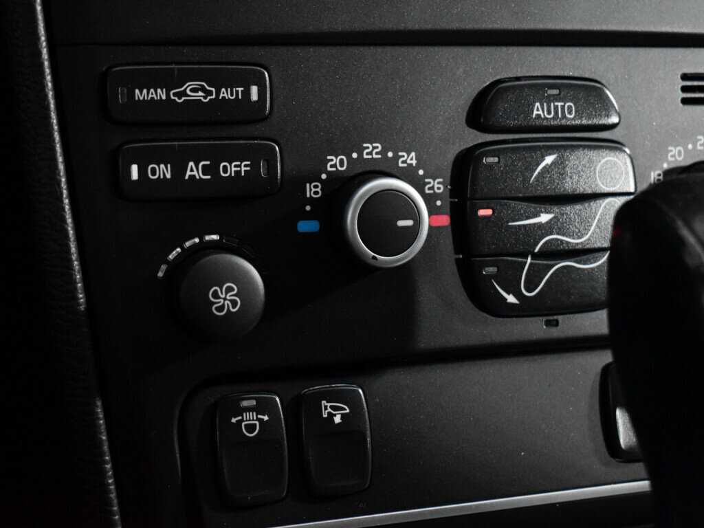 Б/У Вольво ИксЦ90 2013 года. Фото: #14