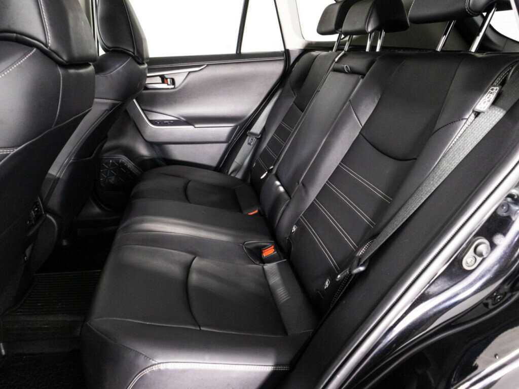 Toyota RAV4 2020 года с пробегом. Фото: #9