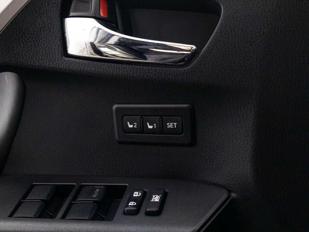 Toyota RAV4 2017 года с пробегом. Фото: #17