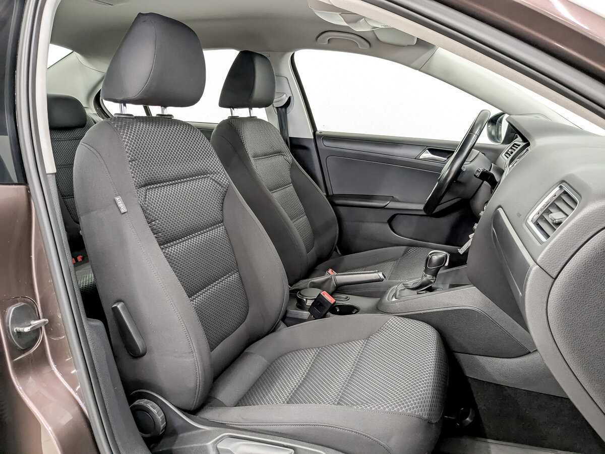 Б/У Фольксваген Джетта 2014 года. Фото: #21