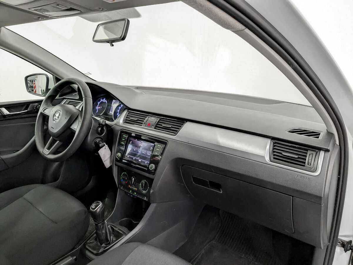 Б/У Шкода Рапид 2017 года. Фото: #10