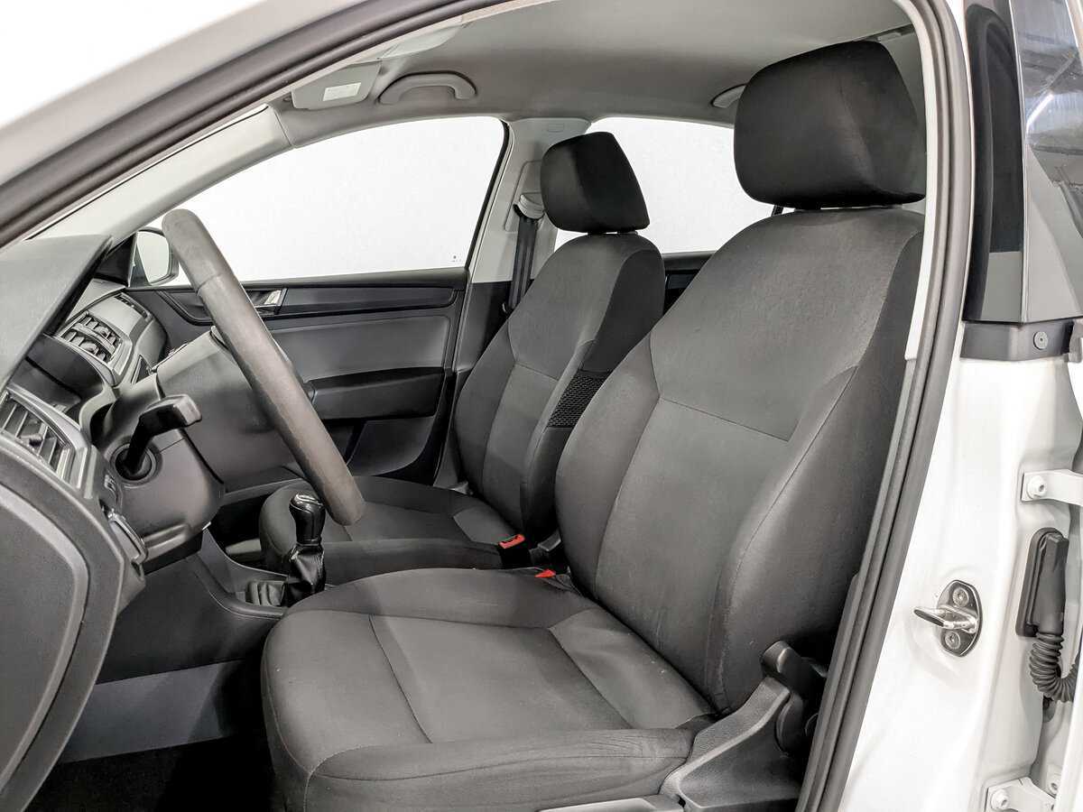 Б/У Шкода Рапид 2017 года. Фото: #18