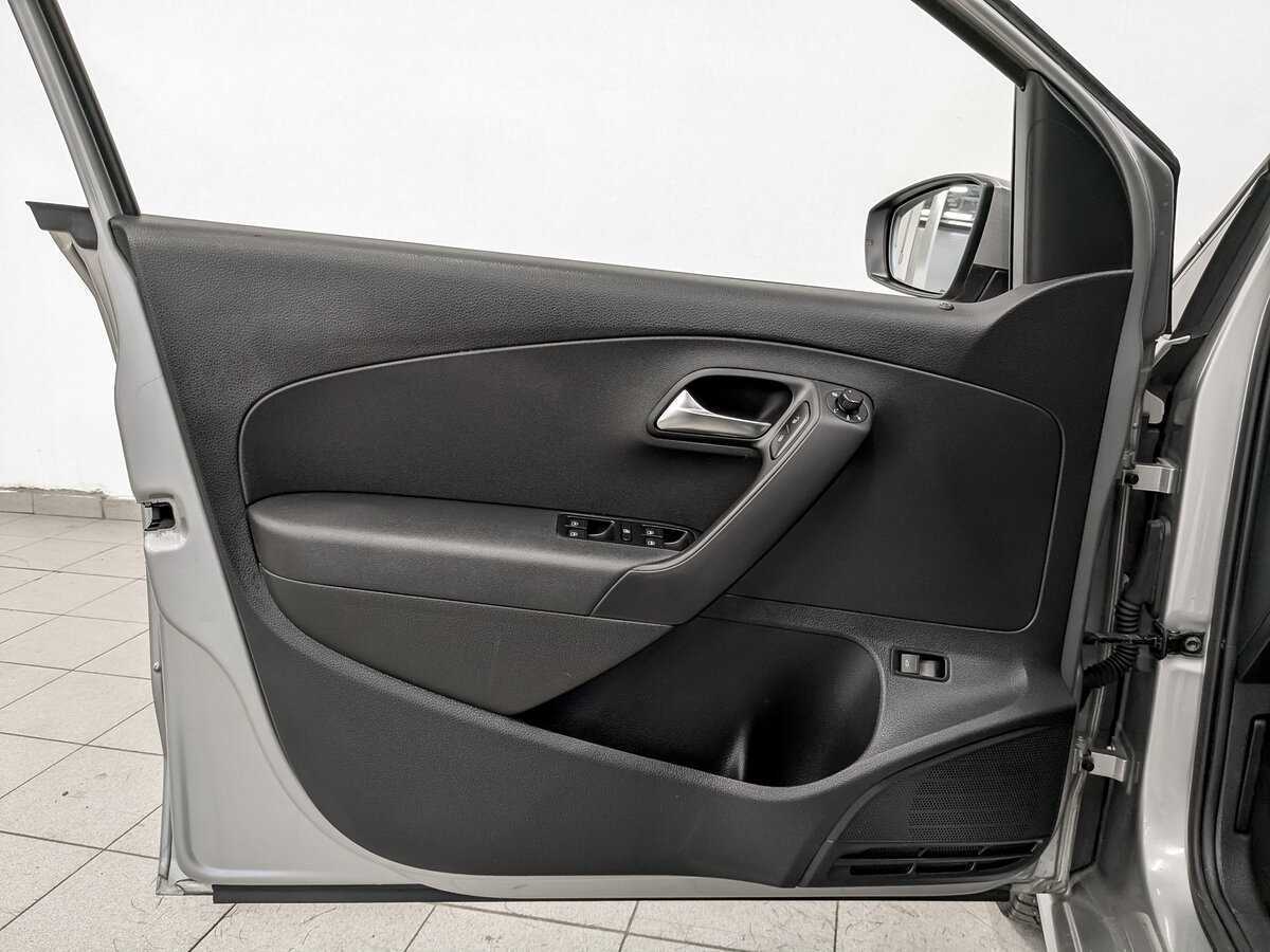 Б/У Фольксваген Поло 2018 года. Фото: #18